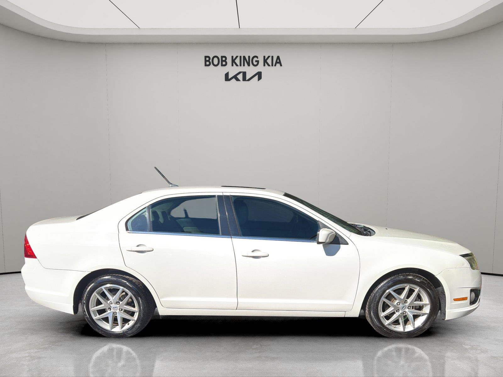 Used 2010 Ford Fusion SEL FWD image 6