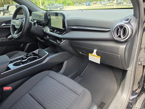 New 2027 Chevrolet Equinox LT FWD image 13