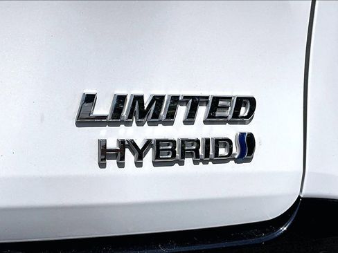 Used 2022 Toyota Sienna Limited AWD/4WD image 21