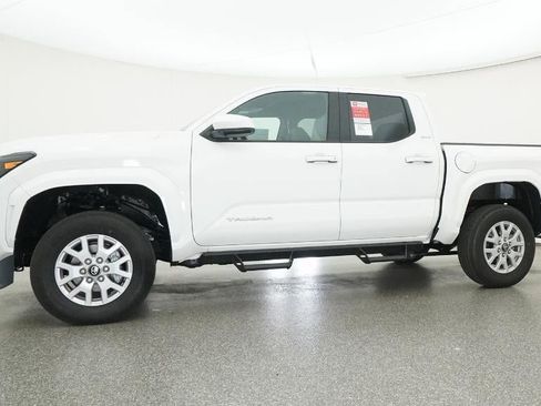 New 2025 Toyota Tacoma SR5 image 18