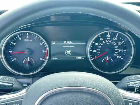 Used 2024 Kia Carnival EX FWD image 22