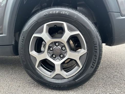 Used 2022 Jeep Compass Trailhawk w/ Trailhawk Convenience Group image 5