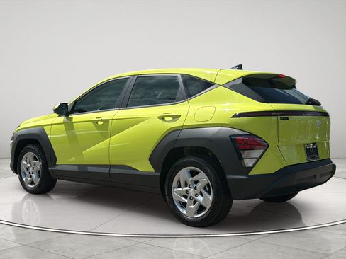 Used 2024 Hyundai Kona SE FWD image 3