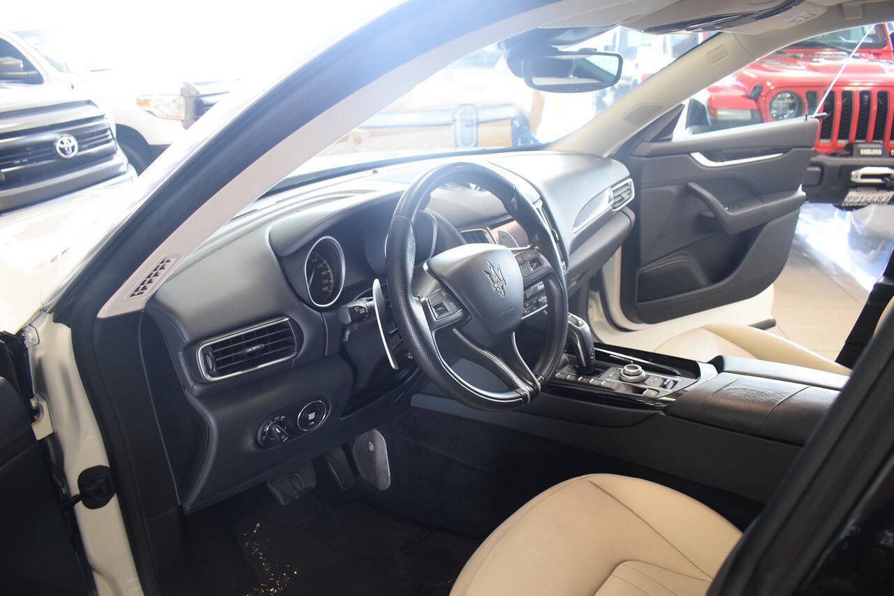 Used 2020 Maserati Levante S AWD/4WD image 13
