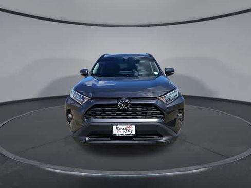 Used 2021 Toyota RAV4 XLE Premium FWD image 3