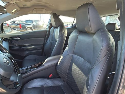 Used 2021 Toyota C-HR Limited image 14