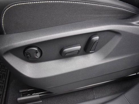 Used 2025 Volkswagen Atlas SE image 20