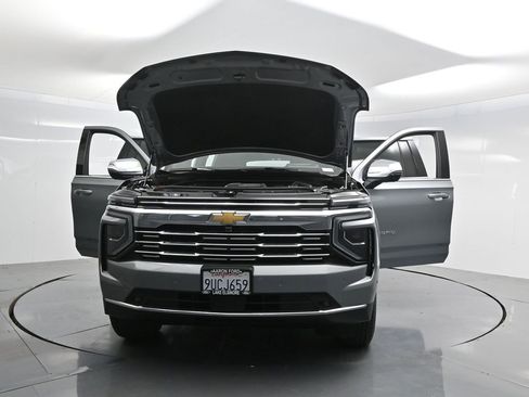 Used 2025 Chevrolet Suburban Premier image 37