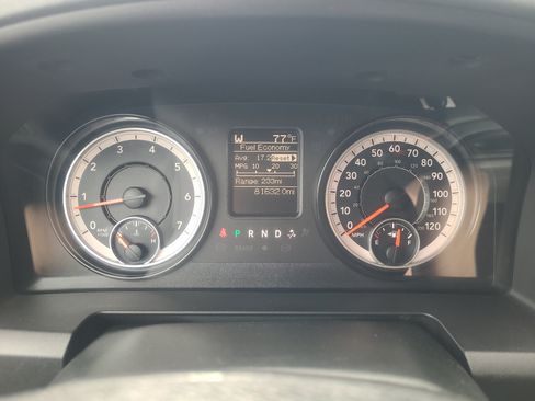 Used 2018 RAM 1500 Classic SLT AWD/4WD image 11