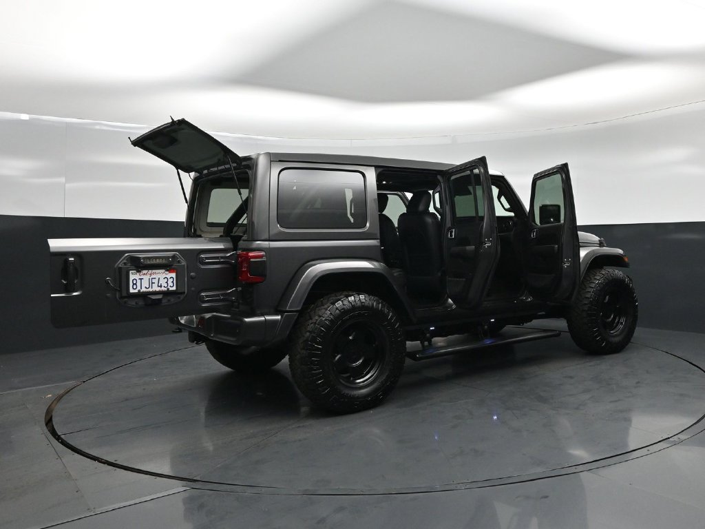 Used 2020 Jeep Wrangler Unlimited Sahara AWD/4WD image 5