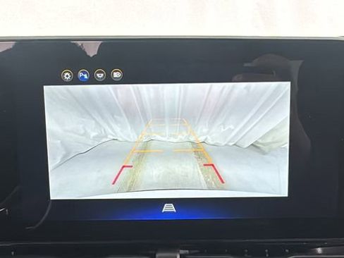 Used 2025 Chevrolet Equinox LT AWD/4WD image 25