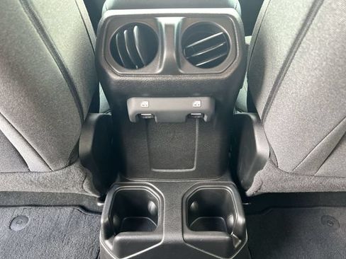 Used 2024 Jeep Wrangler Unlimited Sport AWD/4WD image 28
