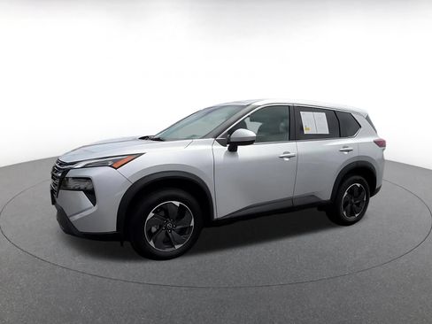 Used 2025 Nissan Rogue SV AWD/4WD image 8
