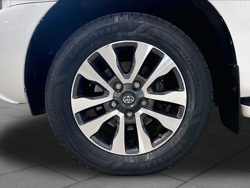 Used 2020 Toyota Sequoia Limited w/ Safety & Convenience Package AWD/4WD image 11