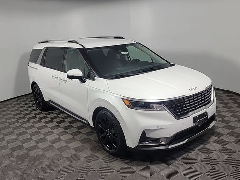 Used 2024 Kia Carnival SX image 2