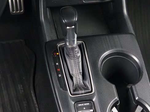 Used 2024 Honda Civic Sport Hatchback image 25