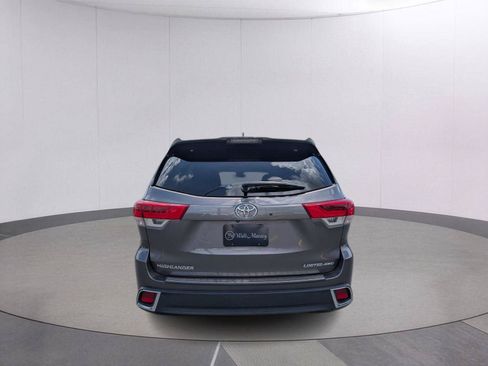Used 2017 Toyota Highlander Limited AWD/4WD image 4