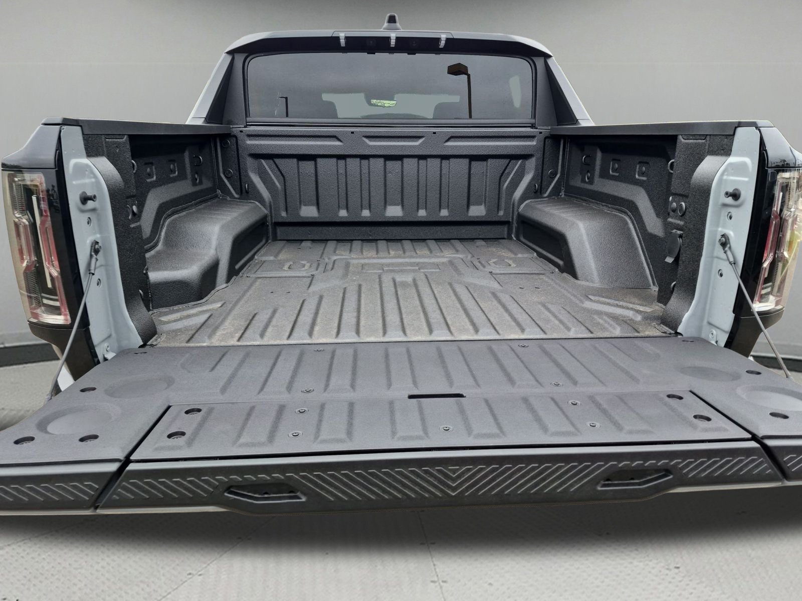 New 2026 GMC Hummer EV 4x4 Crew Cab image 25