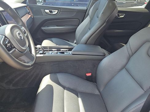 Used 2024 Volvo XC60 B5 Plus w/ Protection Package Premier AWD/4WD image 4
