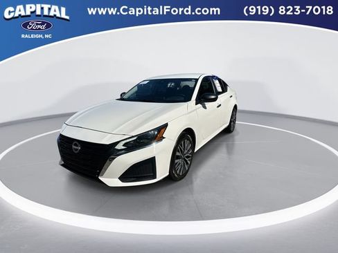 Used 2025 Nissan Altima 2.5 SV AWD/4WD image 4