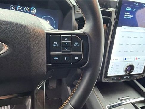 Used 2024 Ford Expedition Platinum image 28