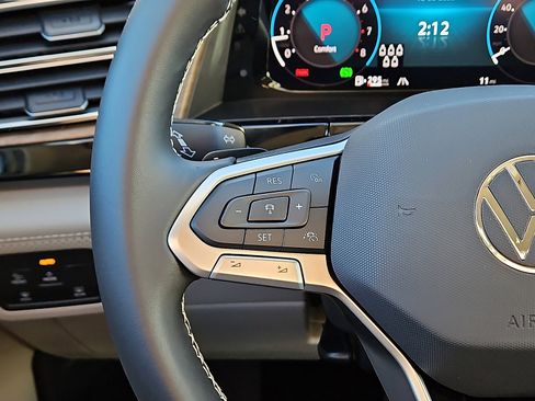 New 2026 Volkswagen Atlas SE image 17