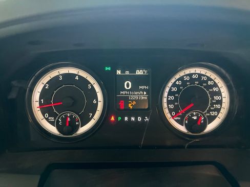 Used 2017 RAM 2500 Tradesman w/ Chrome Appearance Group AWD/4WD image 7