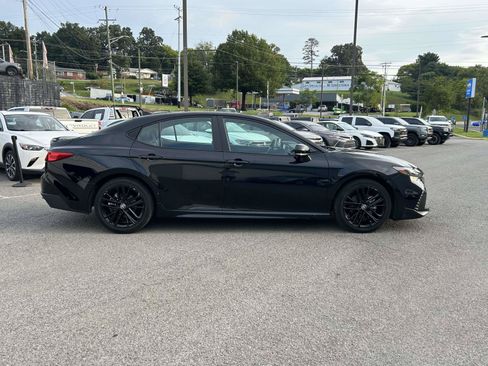 Used 2025 Toyota Camry SE FWD image 8