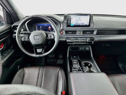 Used 2025 Honda Pilot Black Edition image 24