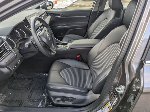 Used 2023 Toyota Camry SE image 17