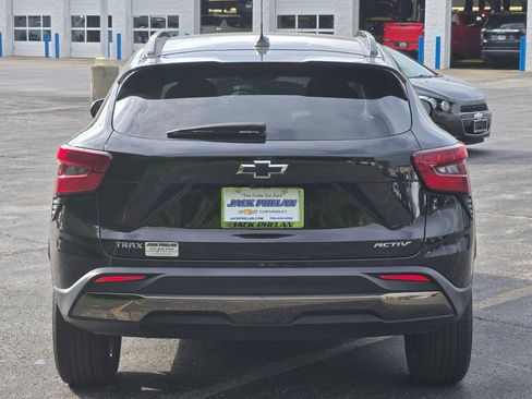 Certified 2025 Chevrolet Trax ACTIV w/ Driver Confidence Package FWD image 12