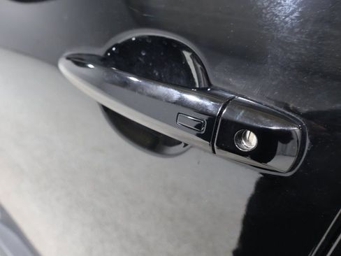 Used 2023 Nissan Rogue SV image 9