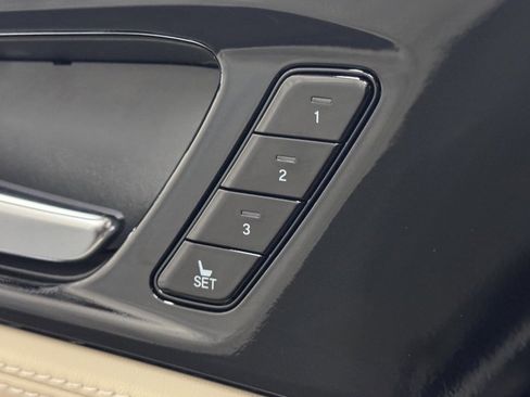 Used 2023 Acura MDX SH-AWD w/ Advance Package image 16