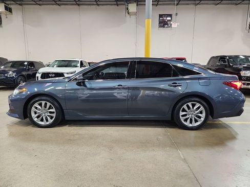 Used 2021 Toyota Avalon XLE w/ Moonroof Package image 9