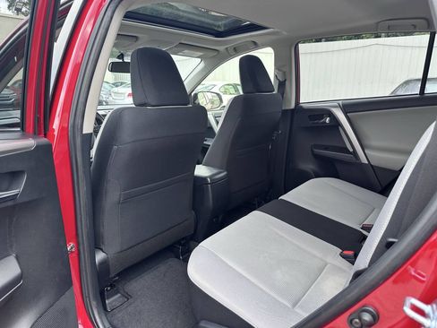 Used 2016 Toyota RAV4 XLE AWD/4WD image 33