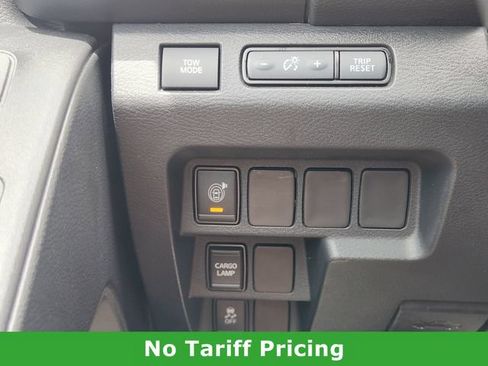Used 2022 Nissan Frontier SV w/ Technology Package RWD image 22