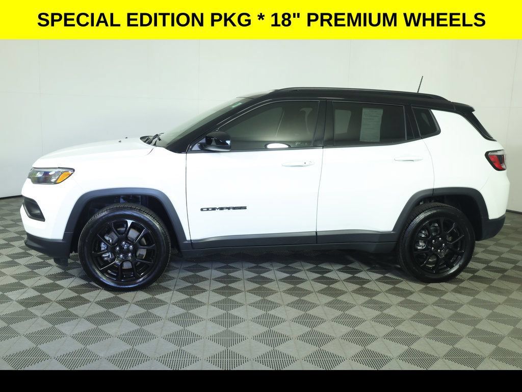 Used 2023 Jeep Compass Latitude w/ Convenience Group AWD/4WD image 6
