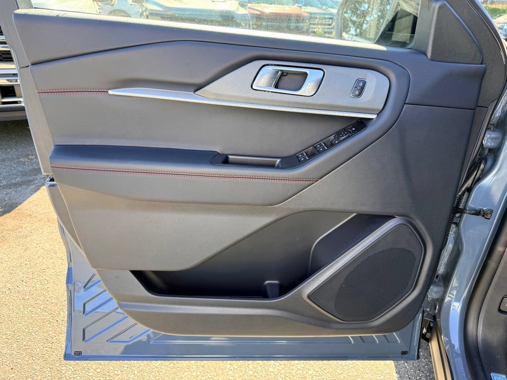 New 2026 Ford Explorer ST-Line w/ ST-Line Street Pack AWD/4WD image 26