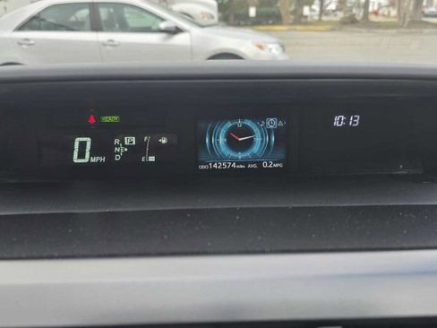 Used 2015 Toyota Prius V Three image 19