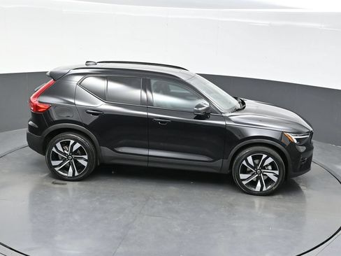 Used 2024 Volvo XC40 B5 Plus w/ Protection Package Premier AWD/4WD image 38