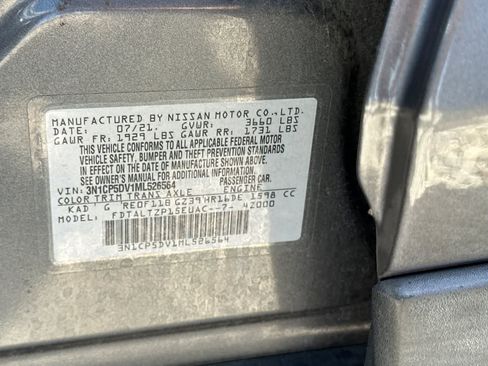 Used 2021 Nissan Kicks SR w/ Interior Electronics Package FWD image 32