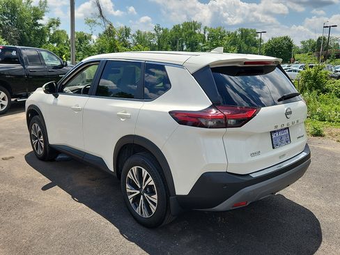 Used 2023 Nissan Rogue SV AWD/4WD image 4