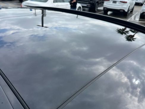 Used 2025 Mercedes-Benz GLC 300 4MATIC image 5