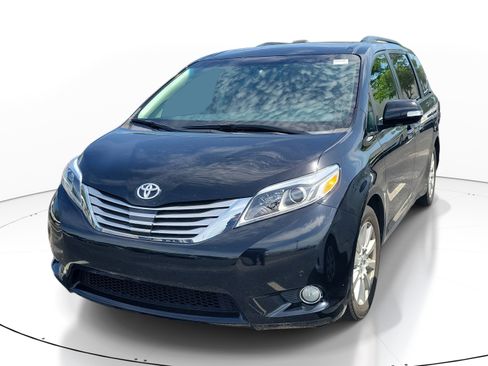 Used 2017 Toyota Sienna Limited Premium w/ Advanced Technology Package FWD image 3