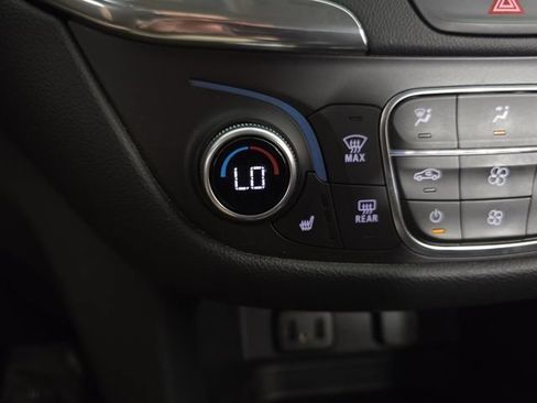 Used 2018 Chevrolet Equinox LT w/ Sun & Infotainment Package AWD/4WD image 18
