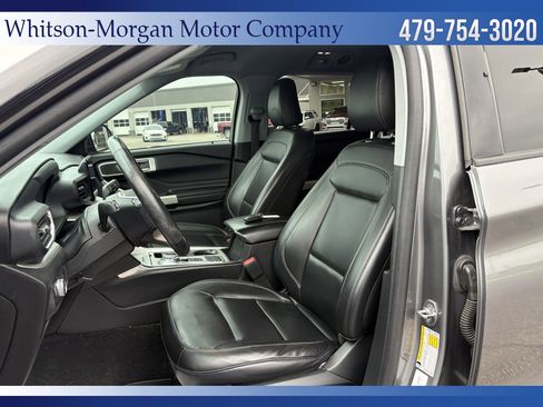 Used 2021 Ford Explorer XLT w/ Equipment Group 202A RWD image 9