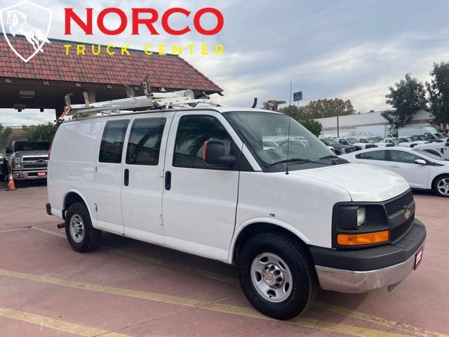 Used 2014 Chevrolet Express 2500 RWD image 2