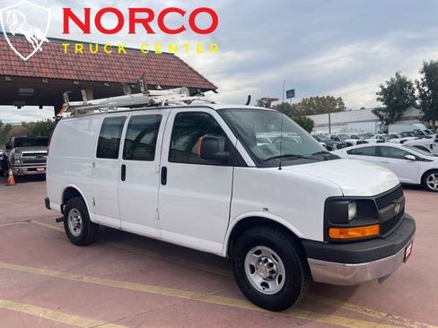 Used 2014 Chevrolet Express 2500 image 2