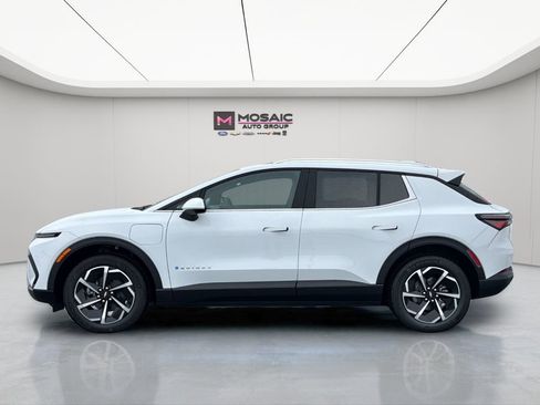 New 2026 Chevrolet Equinox EV LT image 4