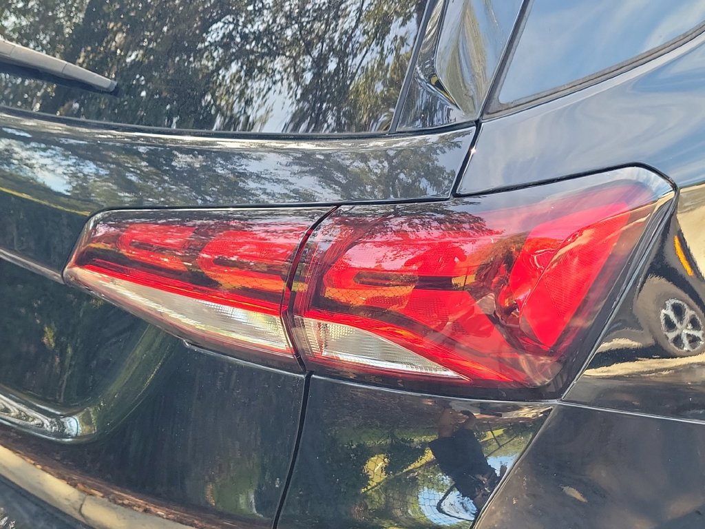 Used 2023 Chevrolet Equinox LS w/ LS Convenience Package FWD image 19